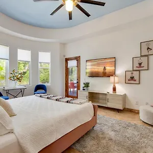 A Beautiful Desert Escape With Everything Need Palm Springs